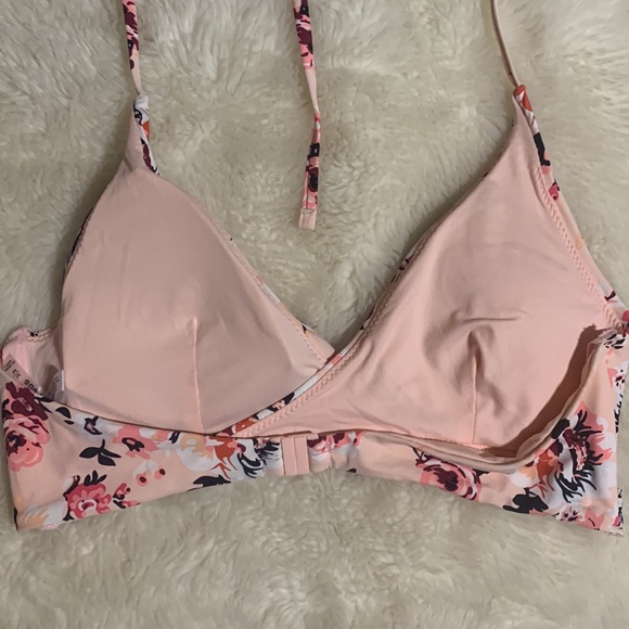 Floral criss cross bikini - Picture 3 of 6